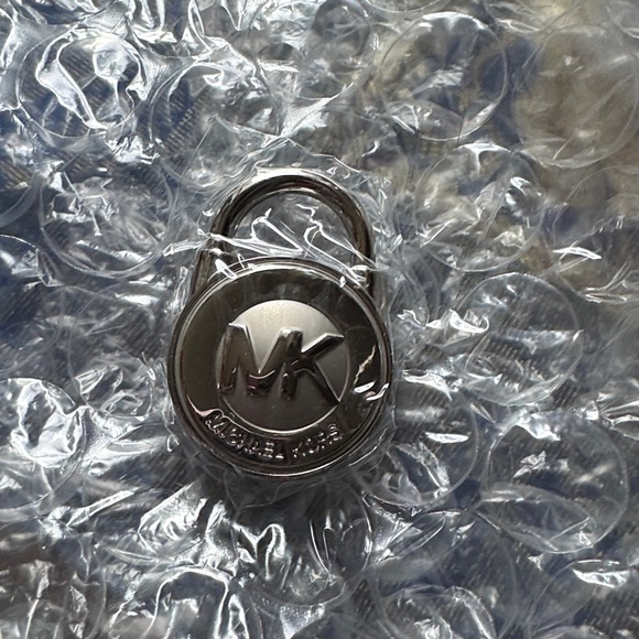 MICHAEL KORS HAMILTON BAG LEATHER DROP CHAIN STRAPS ,SILVER  MK BRILLIANT LOCK - Picture 12 of 12